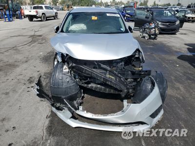Piąte zdjęcie samochodu w środku: 2018 NISSAN SENTRA S VIN:3N1AB7AP2JL609424 - miniatura