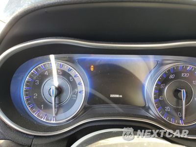 Zdjęcie 9 z 14 samochodu: 2015 CHRYSLER 300 LIMITED VIN:2C3CCAAG3FH899371 - miniatura