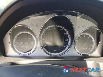 Zdjęcie 9 z 12 samochodu: 2011 MERCEDES-BENZ C 300 4MATIC VIN:WDDGF8BB6BR166828 - miniatura