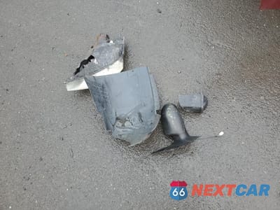 Zdjęcie 12 z 13 samochodu: 2002 FORD FOCUS SE VIN:1FAFP34P12W208201 - miniatura