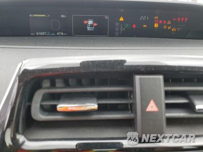 Zdjęcie 9 z 12 samochodu: 2017 TOYOTA PRIUS TWO VIN:JTDKBRFU5H3044815 - miniatura