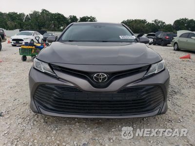 Piąte zdjęcie samochodu w środku: 2020 TOYOTA CAMRY LE VIN:4T1C11AK1LU954801 - miniatura