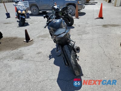 Czwarte zdjęcie samochodu z boku: 2022 YAMAHA YZFR3 A VIN:MH3RH18Y0NK009312 - miniatura