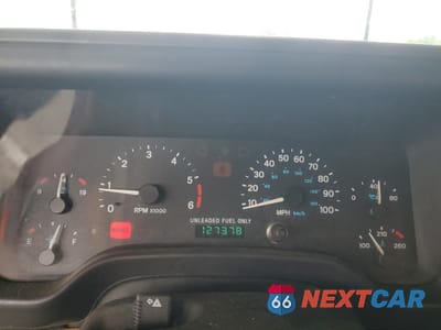 Zdjęcie 9 z 12 samochodu: 1997 JEEP WRANGLER / TJ SE VIN:1J4FY29P4VP457563 - miniatura