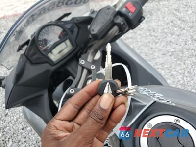 Zdjęcie 8 z 9 samochodu: 2014 KAWASAKI EX650 E VIN:JKAEXEE10EDA15806 - miniatura