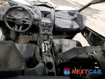 Zdjęcie 8 z 12 samochodu: 2018 CAN-AM MAVERICK X3 TURBO VIN:3JBVGAY4XJK001586 - miniatura