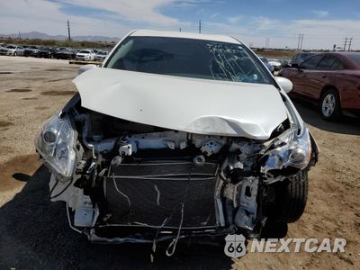 Piąte zdjęcie samochodu w środku: 2013 TOYOTA PRIUS VIN:JTDKN3DUXD5652223 - miniatura