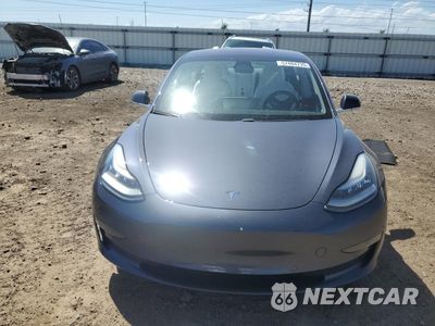 Piąte zdjęcie samochodu w środku: 2018 TESLA MODEL 3 VIN:5YJ3E1EB7JF170258 - miniatura
