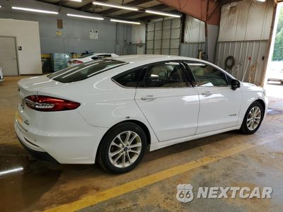 Trzecie zdjęcie samochodu z tyłu: 2019 FORD FUSION SE VIN:3FA6P0LU9KR124782 - miniatura