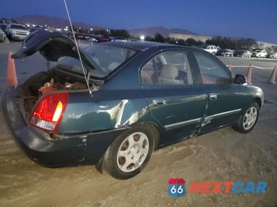 Trzecie zdjęcie samochodu z tyłu: 2002 HYUNDAI ELANTRA GLS VIN:KMHDN45D72U270727 - miniatura
