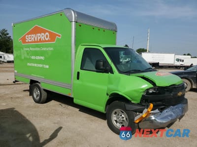 Czwarte zdjęcie samochodu z boku: 2023 CHEVROLET EXPRESS G3500 VIN:1GB0GRF72P1122260 - miniatura