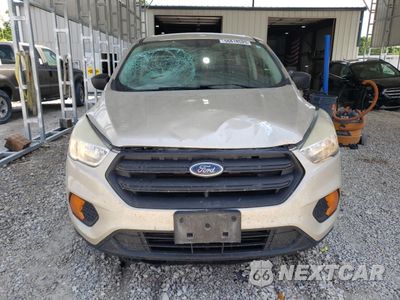 Piąte zdjęcie samochodu w środku: 2017 FORD ESCAPE S VIN:1FMCU0F78HUE35726 - miniatura
