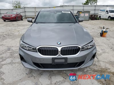 Piąte zdjęcie samochodu w środku: 2023 BMW 330XI VIN:3MW89FF00P8D17468 - miniatura