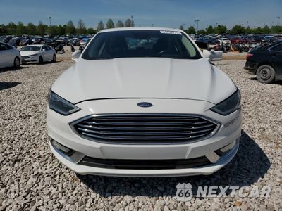 Piąte zdjęcie samochodu w środku: 2017 FORD FUSION SE HYBRID VIN:3FA6P0LU1HR410151 - miniatura