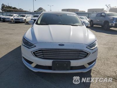 Piąte zdjęcie samochodu w środku: 2018 FORD FUSION SE HYBRID VIN:3FA6P0LU7JR152451 - miniatura