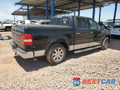 Trzecie zdjęcie samochodu z tyłu: 2006 LINCOLN MARK LT VIN:5LTPW16586FJ24736 - miniatura