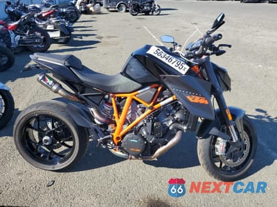 2015 KTM 1290 SUPER DUKE R VBKV39405FM922694 - główne zdjęcie licytacji z USA - miniatura