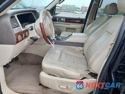 Zdjęcie 7 z 15 samochodu: 2004 LINCOLN NAVIGATOR VIN:5LMFU28R44LJ35959 - miniatura