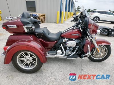 2017 HARLEY-DAVIDSON FLHTCUTG TRI GLIDE ULTRA 1HD1MAD13HB858143 - główne zdjęcie licytacji z USA - miniatura