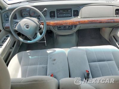 Zdjęcie 8 z 13 samochodu: 2004 MERCURY GRAND MARQUIS GS VIN:2MEFM74W94X683389 - miniatura