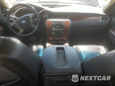 Zdjęcie 8 z 15 samochodu: 2010 CHEVROLET TAHOE C1500 LTZ VIN:1GNUCCE01AR183495 - miniatura