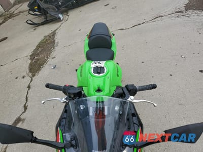 Piąte zdjęcie samochodu w środku: 2023 KAWASAKI EX650 P VIN:ML5EXEP1XPDA99830 - miniatura