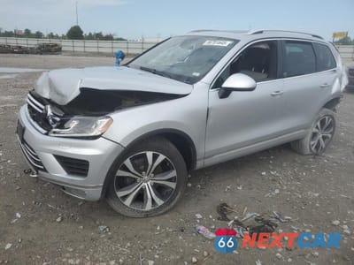 2017 VOLKSWAGEN TOUAREG WVGRF7BP2HD001093 - główne zdjęcie licytacji z USA - miniatura