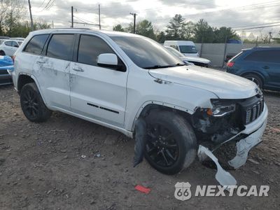 Czwarte zdjęcie samochodu z boku: 2017 JEEP GRAND CHEROKEE LAREDO VIN:1C4RJFAG7HC706606 - miniatura