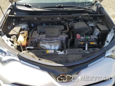 Zdjęcie 12 z 16 samochodu: 2017 TOYOTA RAV4 XLE VIN:JTMWFREV4HJ715662 - miniatura