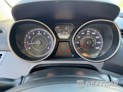 Zdjęcie 8 z 10 samochodu: 2014 HYUNDAI ELANTRA SE VIN:5NPDH4AE9EH508778 - miniatura