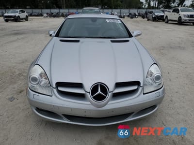 Piąte zdjęcie samochodu w środku: 2005 MERCEDES-BENZ SLK 350 VIN:WDBWK56F85F047471 - miniatura
