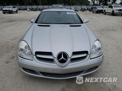 Piąte zdjęcie samochodu w środku: 2005 MERCEDES-BENZ SLK 350 VIN:WDBWK56F85F047471 - miniatura
