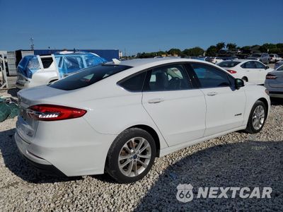Trzecie zdjęcie samochodu z tyłu: 2019 FORD FUSION SE VIN:3FA6P0LU2KR264009 - miniatura