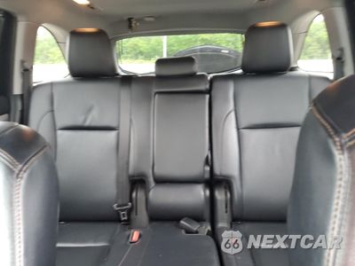 Zdjęcie 10 z 16 samochodu: 2019 TOYOTA HIGHLANDER SE VIN:5TDJZRFH7KS937584 - miniatura