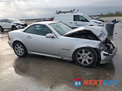 Czwarte zdjęcie samochodu z boku: 2001 MERCEDES-BENZ SLK 230 KOMPRESSOR VIN:WDBKK49F31F176345 - miniatura