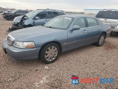 2004 LINCOLN TOWN CAR ULTIMATE 1LNHM83W74Y648282 - główne zdjęcie licytacji z USA - miniatura