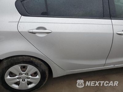 Zdjęcie 10 z 12 samochodu: 2017 KIA FORTE LX VIN:3KPFK4A75HE052167 - miniatura