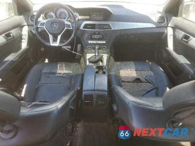 Zdjęcie 8 z 12 samochodu: 2013 MERCEDES-BENZ C 250 VIN:WDDGF4HB1DA851112 - miniatura