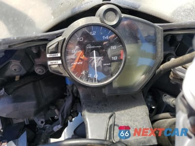 Zdjęcie 7 z 10 samochodu: 2020 YAMAHA YZFR6 C VIN:JYARJ28YXLA002715 - miniatura