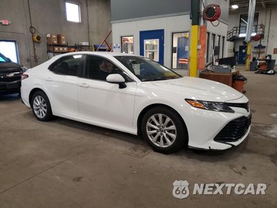 Czwarte zdjęcie samochodu z boku: 2018 TOYOTA CAMRY L VIN:JTNB11HK2J3007285 - miniatura