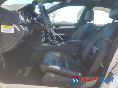 Zdjęcie 7 z 12 samochodu: 2013 MERCEDES-BENZ C 250 VIN:WDDGF4HB1DA851112 - miniatura