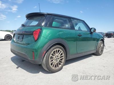 Trzecie zdjęcie samochodu z tyłu: 2025 MINI COOPER S VIN:WMW23GD05S2W33956 - miniatura