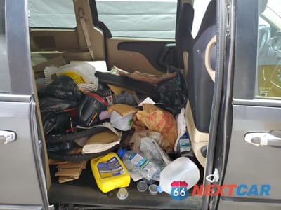 Zdjęcie 11 z 13 samochodu: 2016 DODGE GRAND CARAVAN SE VIN:2C4RDGBG3GR146858 - miniatura