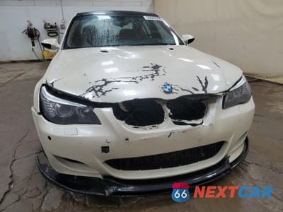 Piąte zdjęcie samochodu w środku: 2006 BMW M5 VIN:WBSNB93526B582801 - miniatura