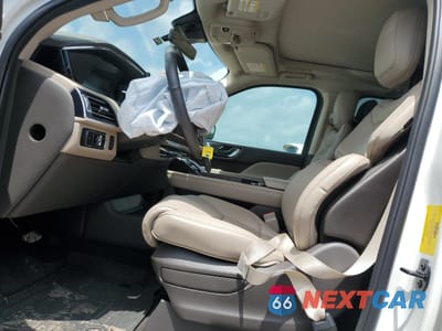 Zdjęcie 7 z 15 samochodu: 2024 LINCOLN NAVIGATOR L RESERVE VIN:5LMJJ3LG9REL19336 - miniatura