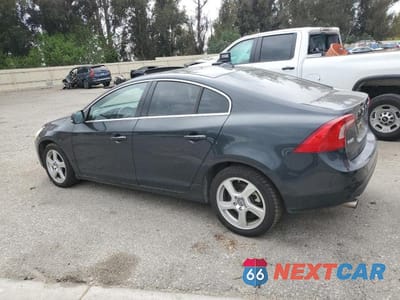 Drugie zdjęcie samochodu z przodu: 2013 VOLV S60 T5 VIN:YV1612FS1D1216915 - miniatura