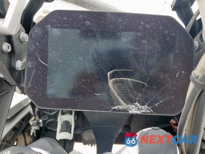 Zdjęcie 7 z 9 samochodu: 2018 BMW R1200 GS ADVENTURE VIN:WB10A1203JZ967597 - miniatura