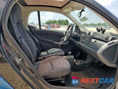 Zdjęcie 10 z 12 samochodu: 2009 SMART CARS FORTWO PURE VIN:WMEEJ31XX9K246332 - miniatura