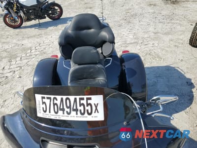 Piąte zdjęcie samochodu w środku: 2019 HARLEY-DAVIDSON FLHTCUTG VIN:1HD1MAF10KB850473 - miniatura