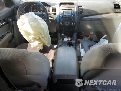 Zdjęcie 8 z 13 samochodu: 2011 KIA SORENTO BASE VIN:5XYKT4A2XBG142070 - miniatura